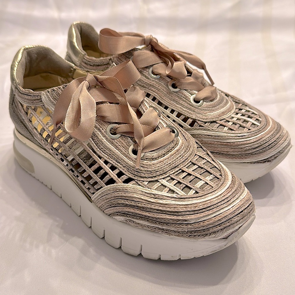 Great price for Softwaves Sneakers!